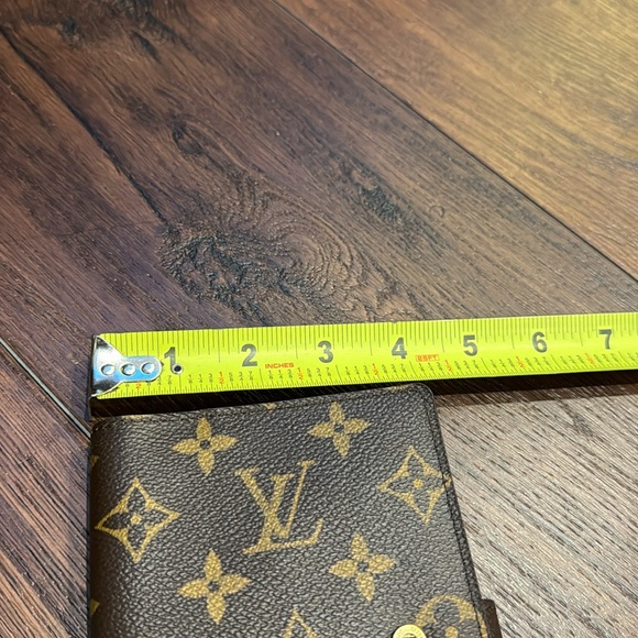 Louis Vuitton Authentic Monogram Agenda also can be Passport holder. - Picture 5 of 11